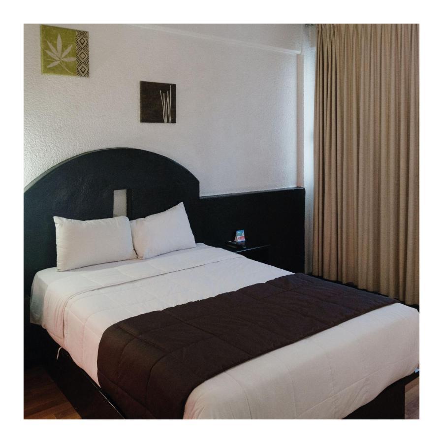Hi Hotel Impala Queretaro Exterior photo